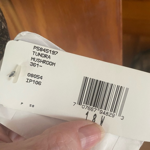 Rena Rowan for Saville Vintage Woman’s Blouse - 18W NWT - Picture 3 of 4